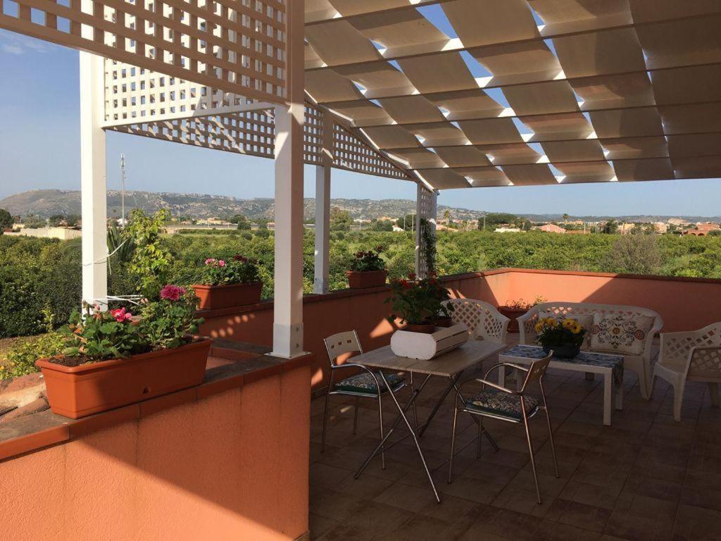 Stanza delle Muse in Villa con Piscina Fontane Bianche Esterno foto