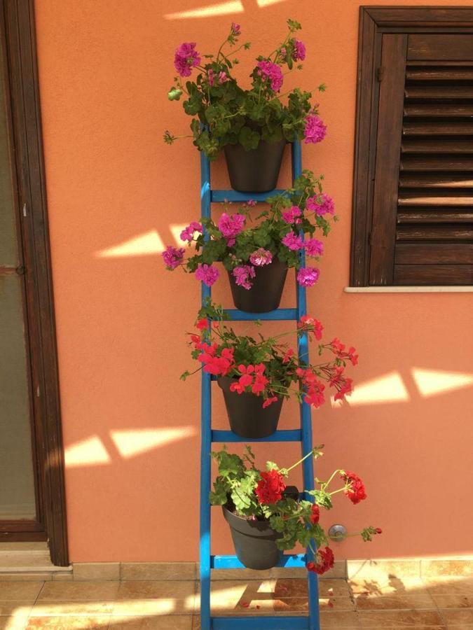 Stanza delle Muse in Villa con Piscina Fontane Bianche Esterno foto